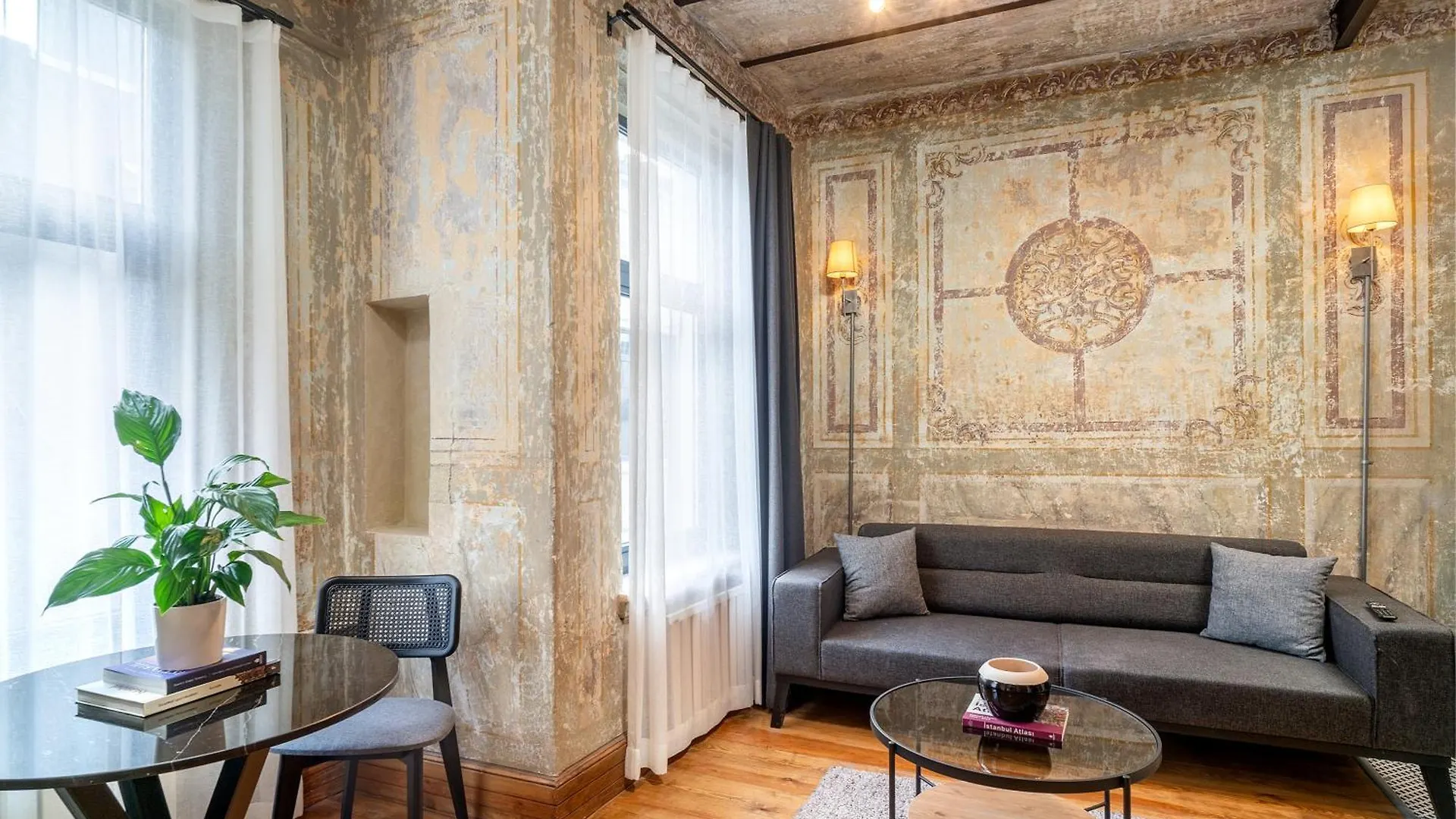 Urban Quarters - Bueklue Han Istanboel